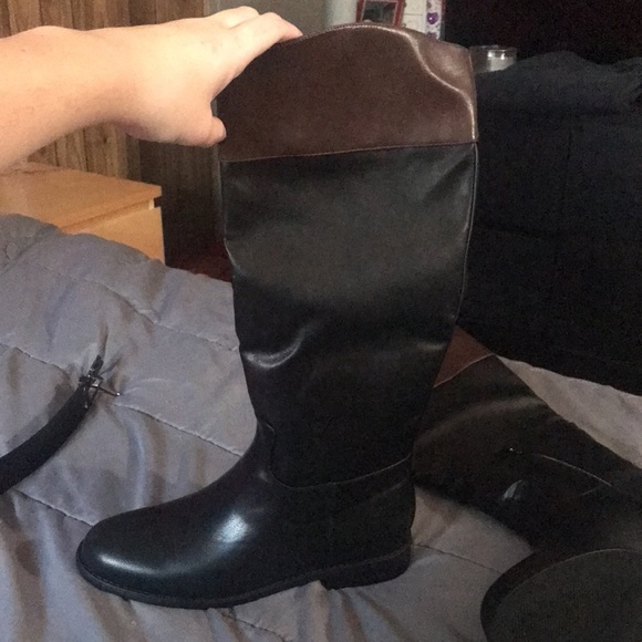 New black and brown boots - Picture 4 of 4